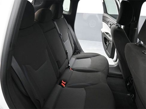 Used 2025 Jeep Compass Sport image 22