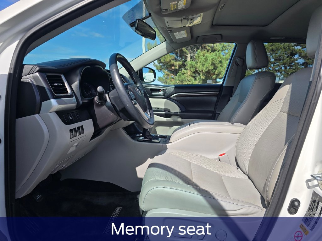 Used 2016 Toyota Highlander Limited AWD/4WD image 11