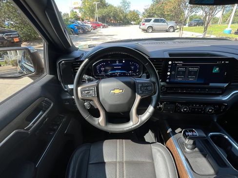 Certified 2022 Chevrolet Silverado 1500 High Country AWD/4WD image 11