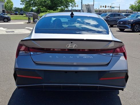 Certified 2025 Hyundai Elantra Sport FWD image 5