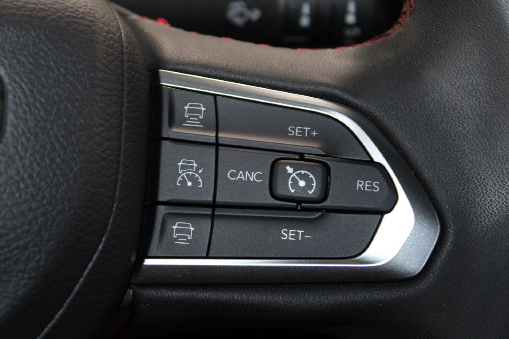 Used 2024 Jeep Compass Trailhawk AWD/4WD image 31