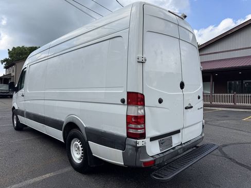 Used 2015 Mercedes-Benz Sprinter 2500 image 7