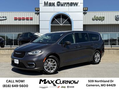 Used 2023 Chrysler Pacifica Touring-L