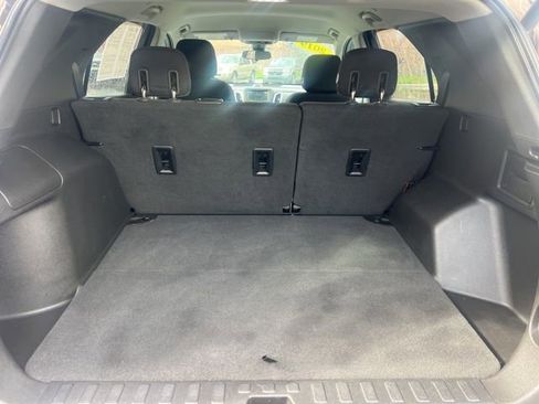 Used 2019 Chevrolet Equinox LT w/ Driver Convenience Package FWD image 13