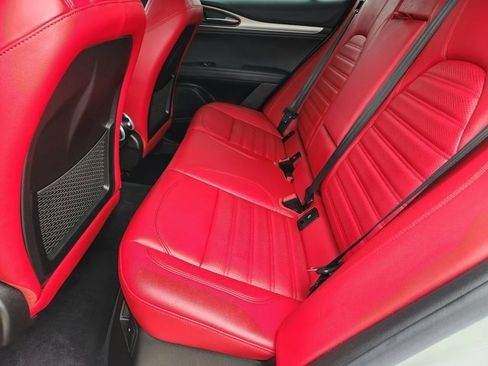 Used 2024 Alfa Romeo Stelvio Veloce image 30