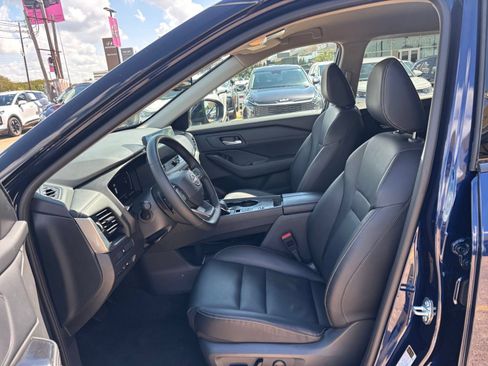 Used 2026 Nissan Rogue SL FWD image 29