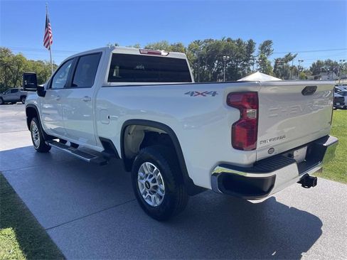 Used 2024 Chevrolet Silverado 2500 LT image 5