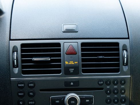 Used 2010 Mercedes-Benz C 300 Sedan image 29