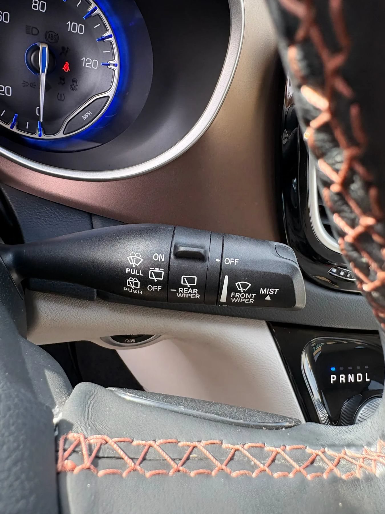 Used 2018 Chrysler Pacifica Touring-L FWD image 18
