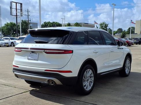 Used 2024 Lincoln Corsair FWD image 2