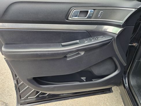 Used 2019 Ford Explorer XLT w/ Equipment Group 202A image 33