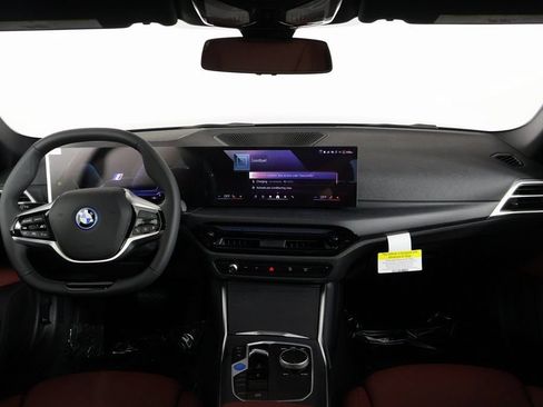 New 2026 BMW i4 eDrive40 w/ Parking Assistance Package RWD image 4