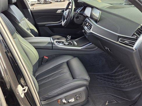 Used 2022 BMW X7 xDrive40i w/ M Sport Package image 17