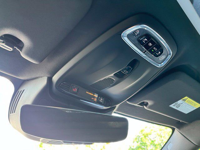 Used 2022 Volvo S60 B5 R-Design FWD image 13