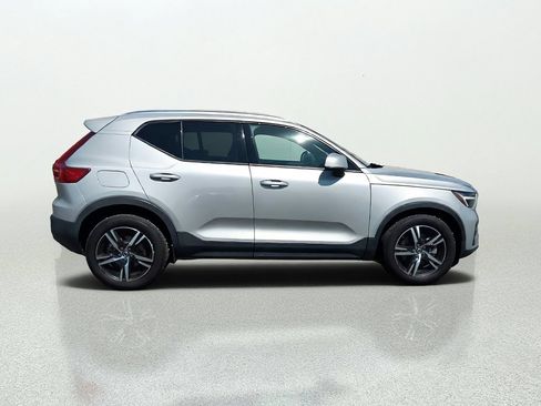 Used 2023 Volvo XC40 B5 Core AWD/4WD image 8