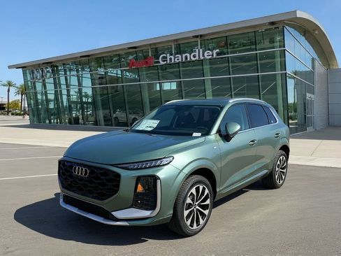 New 2026 Audi Q3 quattro 2.0T AWD/4WD image 1