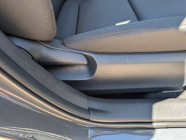 Used 2025 Toyota Corolla LE FWD image 34