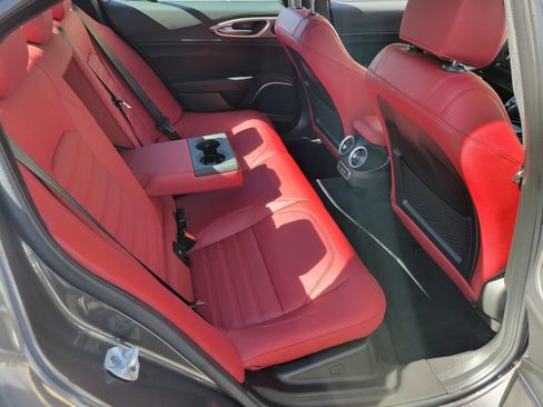 Used 2023 Alfa Romeo Giulia Veloce RWD image 20