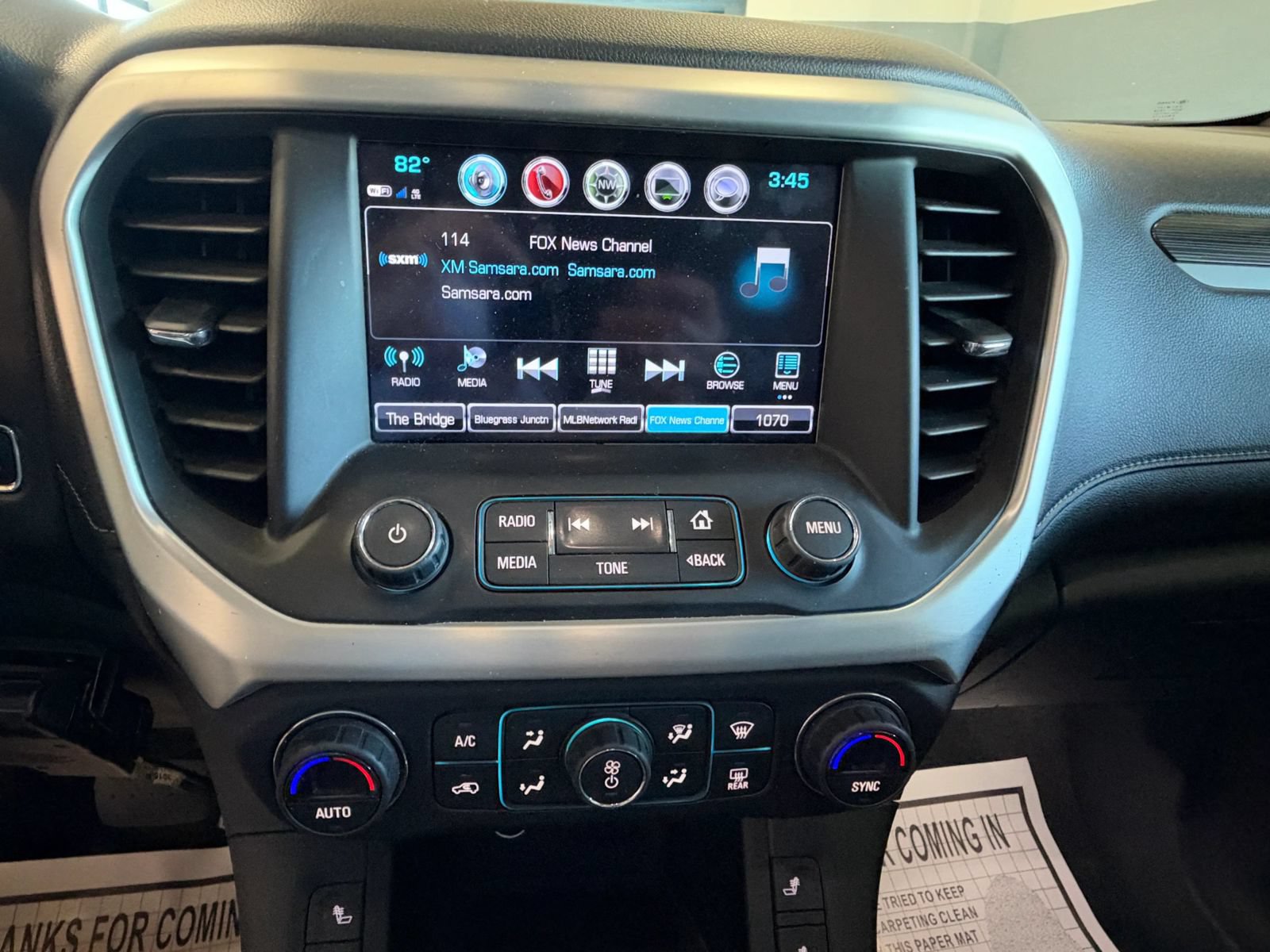 Used 2017 GMC Acadia SLT AWD/4WD image 18