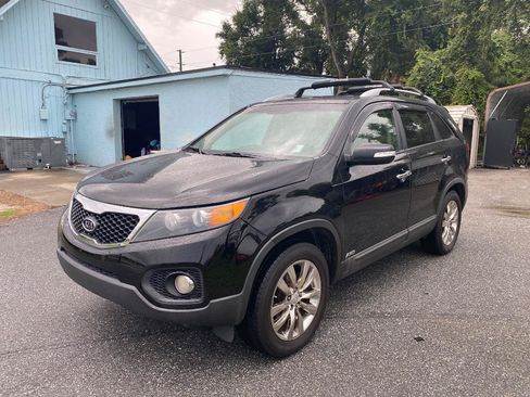 Used 2011 Kia Sorento EX w/ Premium Pkg AWD/4WD image 2