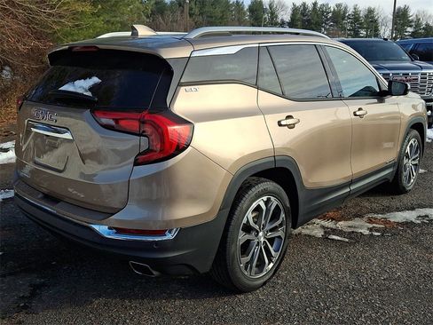 Certified 2018 GMC Terrain SLT w/ Preferred Package image 6