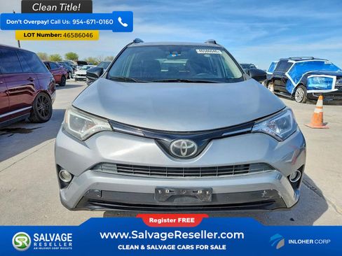 Used 2018 Toyota RAV4 LE image 7