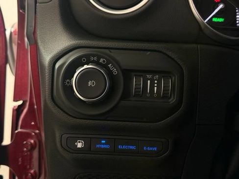 Used 2022 Jeep Wrangler Unlimited Sahara w/ Cold Weather Group AWD/4WD image 27