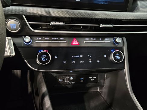 Used 2025 Hyundai Sonata SEL FWD image 31