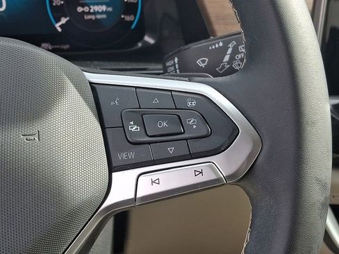 Used 2024 Volkswagen Atlas SE image 24