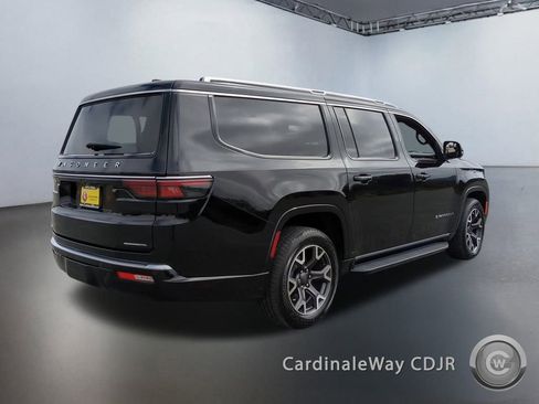 Used 2023 Jeep Wagoneer L Series III w/ Preferred Equipment Group image 22