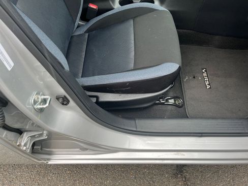 Used 2025 Nissan Versa SV FWD image 24