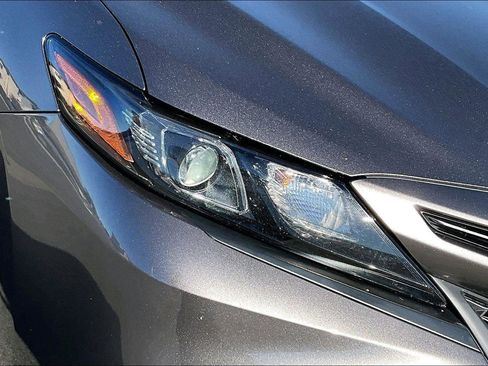 Used 2022 Toyota Camry SE image 28