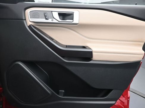 Used 2020 Ford Explorer Limited image 30