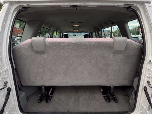 Used 2009 Ford E-350 and Econoline 350 XL RWD image 10