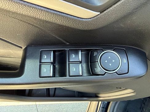 Used 2021 Ford Escape SE w/ SE Sport Appearance Package FWD image 12