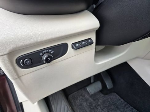 Used 2023 Buick Envision Avenir AWD/4WD image 16