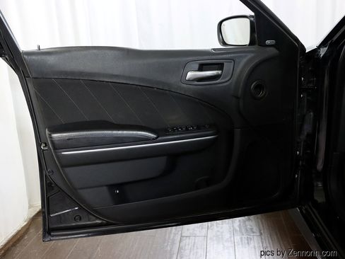 Used 2019 Dodge Charger GT image 25