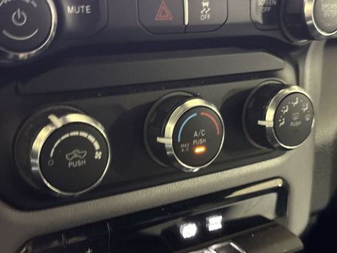 Used 2024 RAM 2500 Big Horn AWD/4WD image 16
