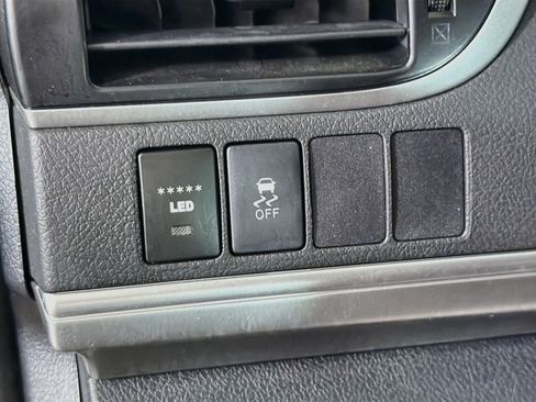 Used 2014 Toyota Camry SE FWD image 17