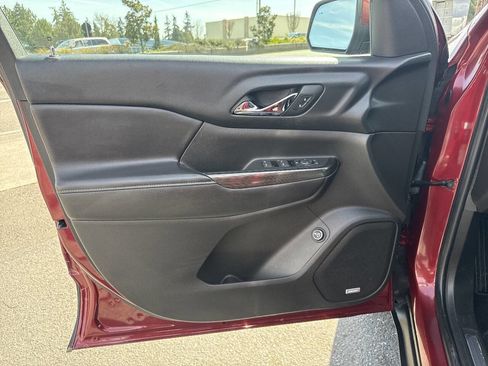 Used 2018 GMC Acadia SLT image 32