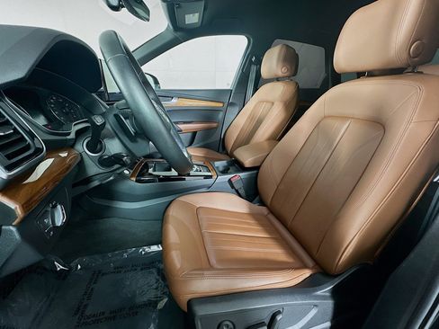 Used 2023 Audi Q5 2.0T Premium w/ Convenience Package image 18