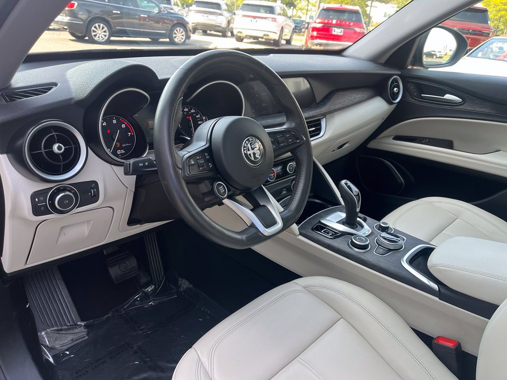 Used 2021 Alfa Romeo Stelvio Sprint w/ Nero Edizione AWD/4WD image 24