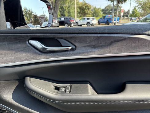 New 2025 Jeep Grand Cherokee L Limited w/ Luxury Tech Group II image 31