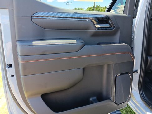 Used 2025 GMC Sierra 1500 AT4 w/ AT4 Premium Package AWD/4WD image 19