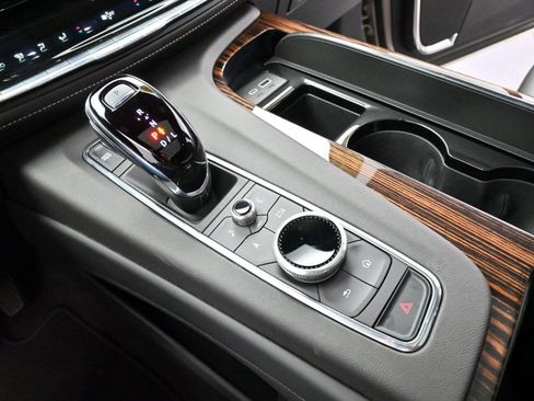 Certified 2024 Cadillac Escalade Premium Luxury image 29