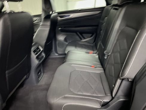 Used 2024 Volkswagen Atlas Cross Sport SE AWD/4WD image 24