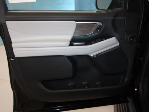 New 2026 Ford Expedition Max Platinum AWD/4WD image 4
