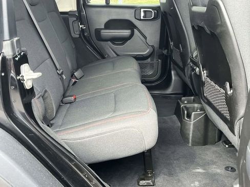 Used 2024 Jeep Wrangler Rubicon image 21