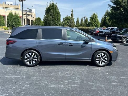 Used 2025 Honda Odyssey EX-L image 3