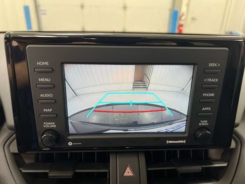Used 2022 Toyota RAV4 XLE AWD/4WD image 15
